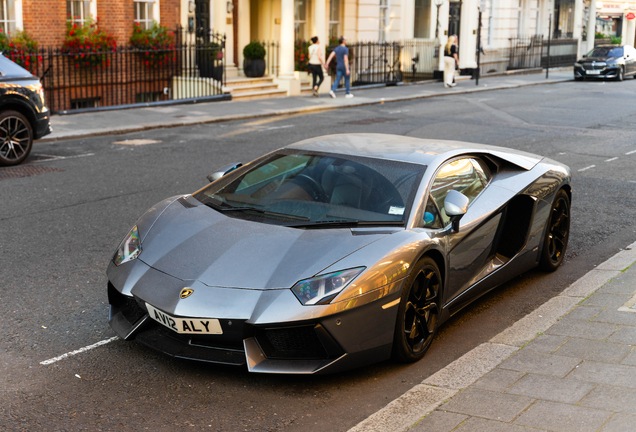 Lamborghini Aventador LP700-4