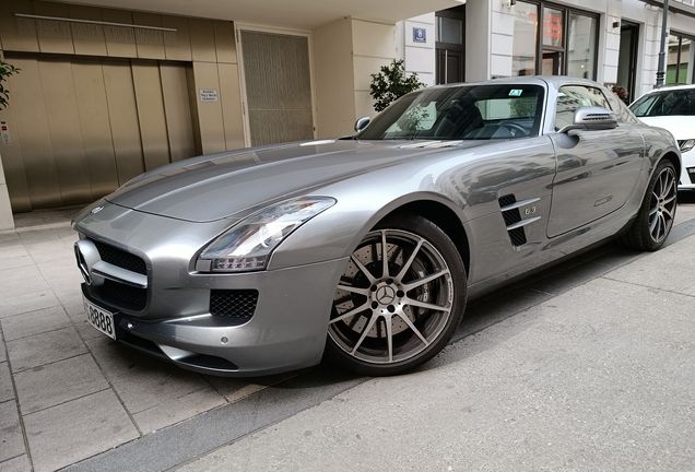 Mercedes-Benz SLS AMG