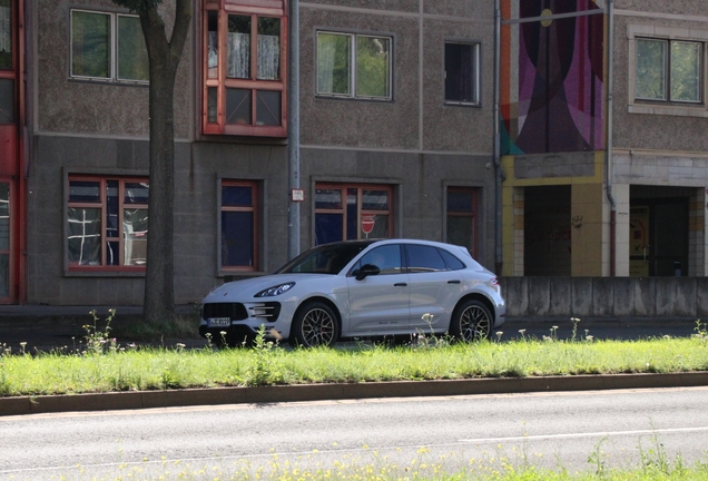Porsche 95B Macan Turbo MkI