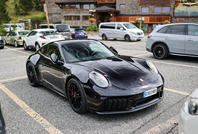 Porsche 992 Carrera 4 GTS MkII