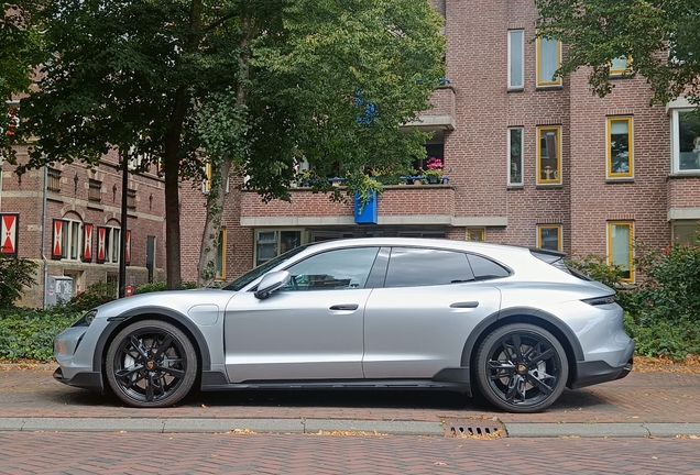 Porsche Taycan Turbo Cross Turismo