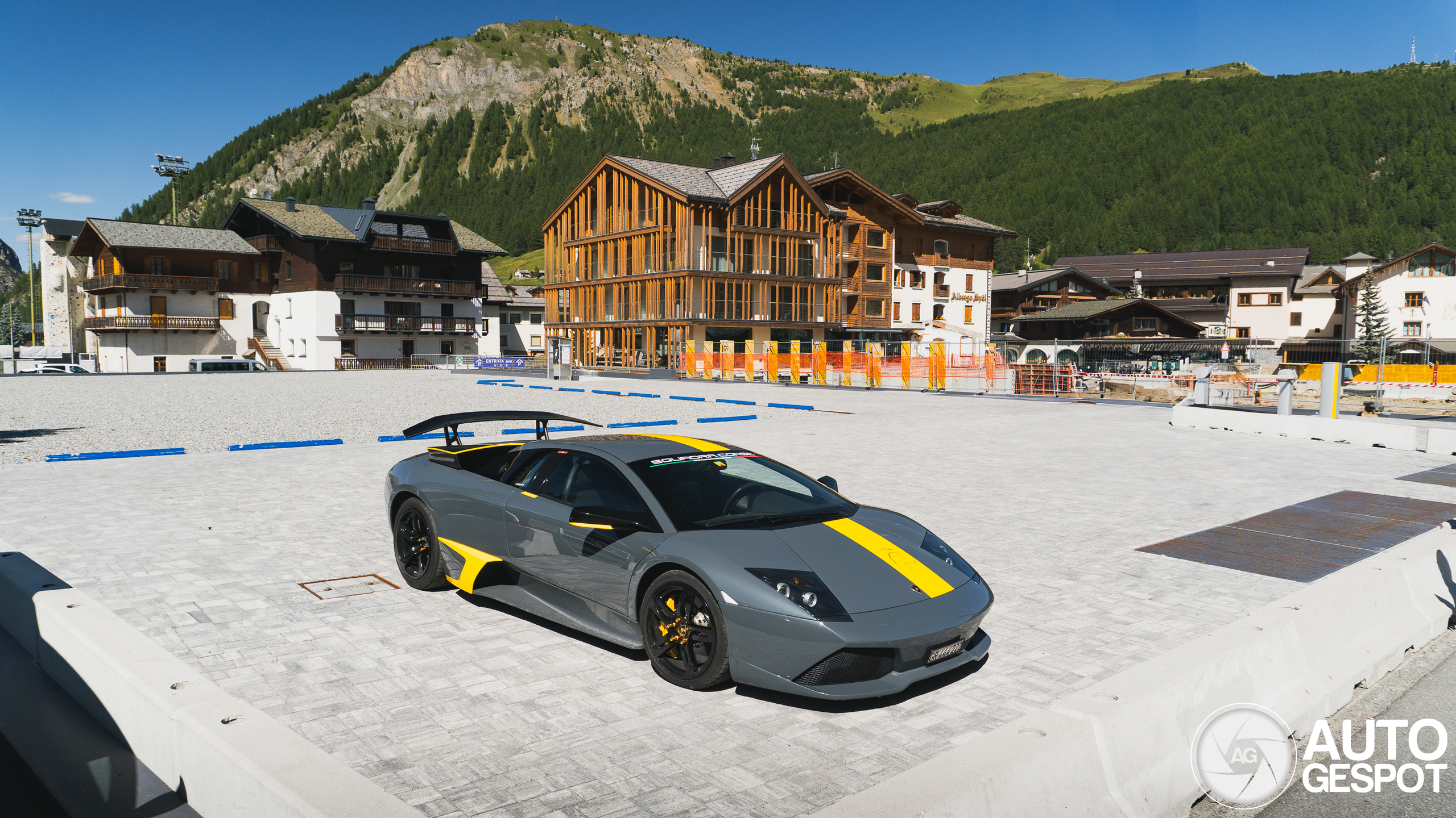 Lamborghini Murciélago LP640 geniet van de Italiaanse Alpen