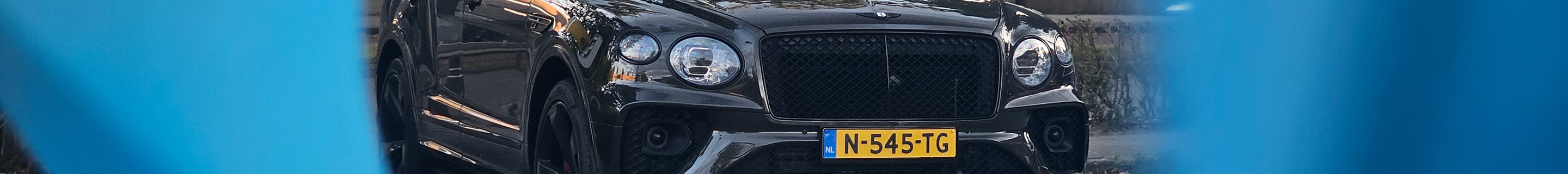 Bentley Bentayga Hybrid 2021