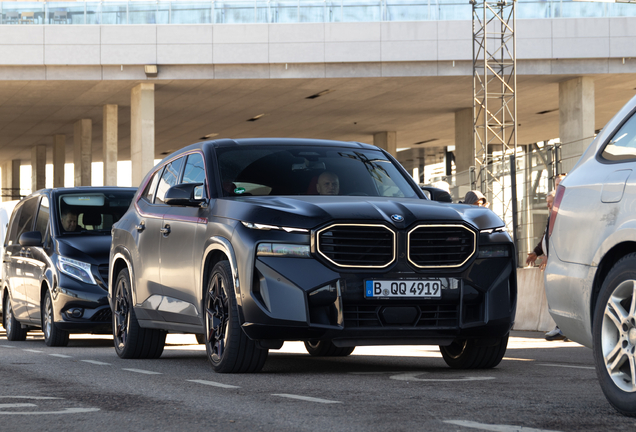 BMW XM G09 Label Red