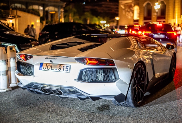 Lamborghini Aventador LP700-4 Roadster