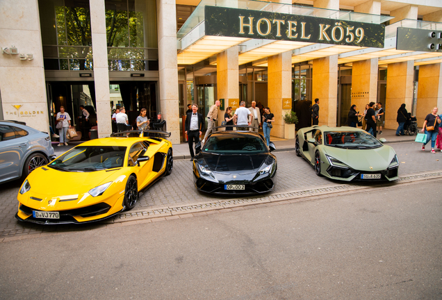 Lamborghini Revuelto