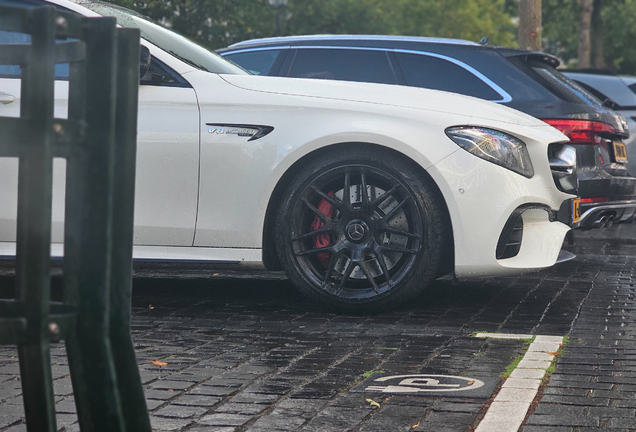 Mercedes-AMG E 63 S W213