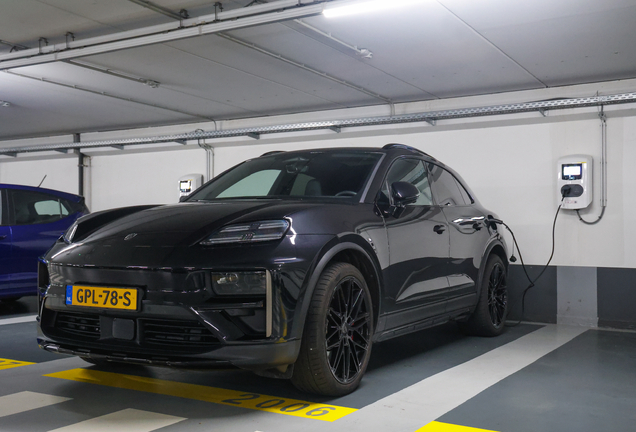 Porsche Macan EV Turbo