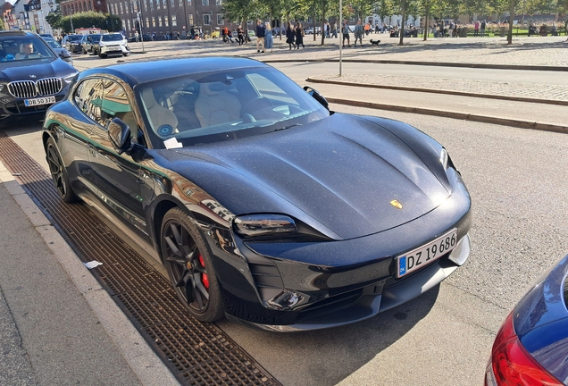 Porsche Taycan GTS Sport Turismo