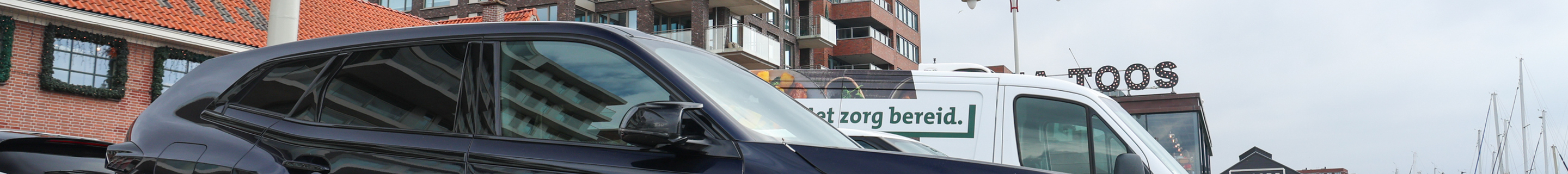 BMW XM G09 Label Red