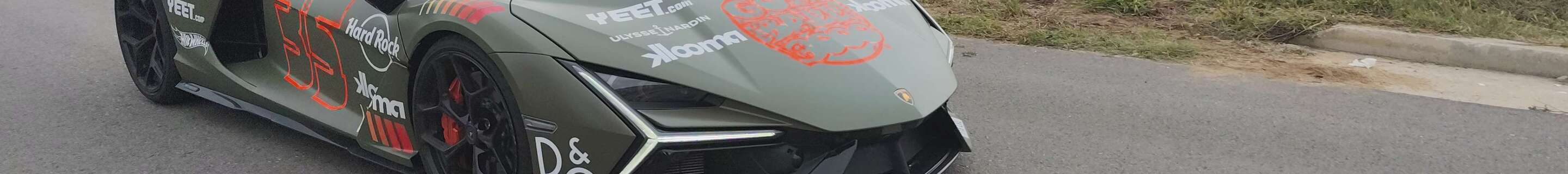 Lamborghini Revuelto