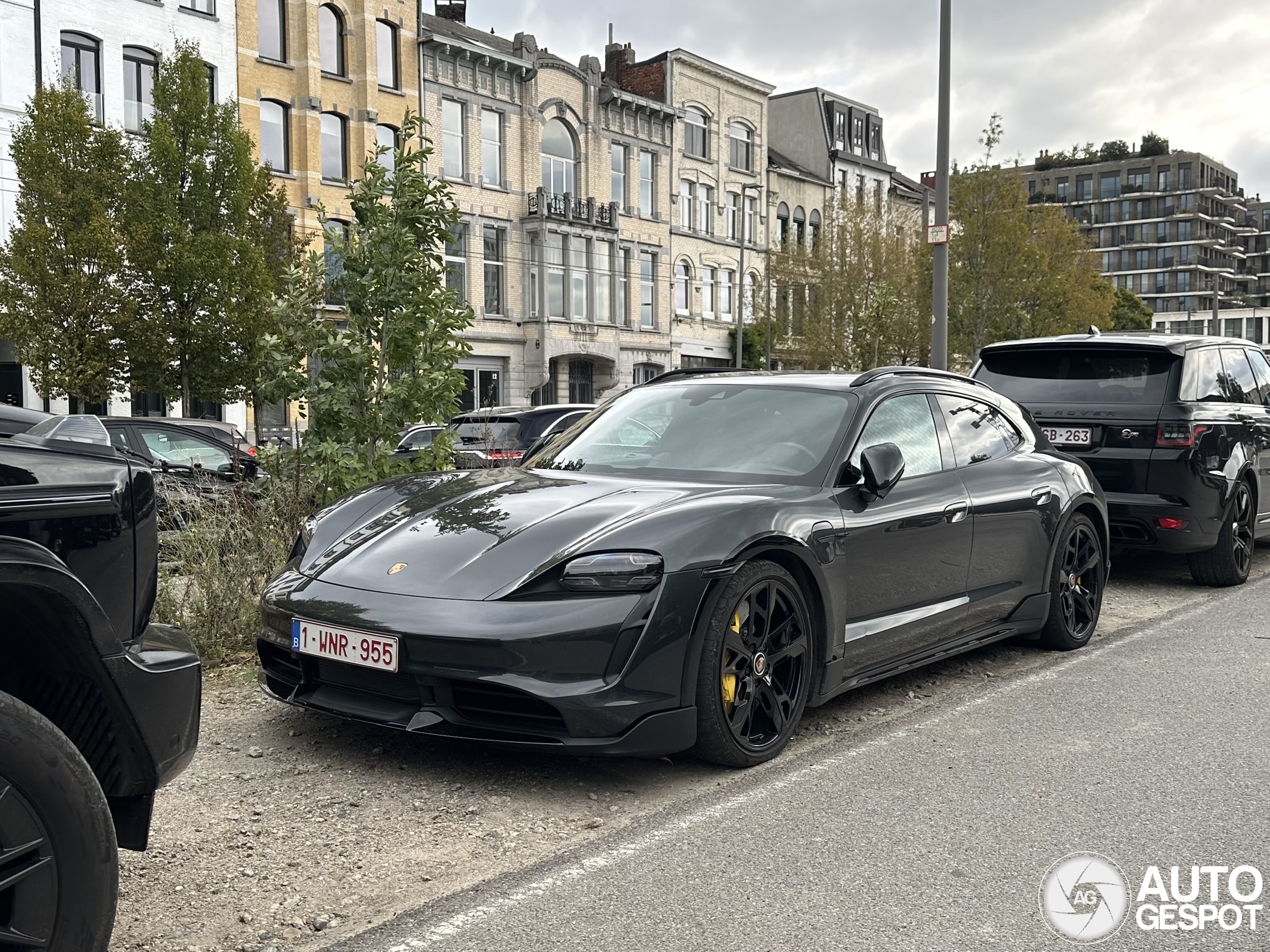 Porsche Taycan Turbo S Cross Turismo
