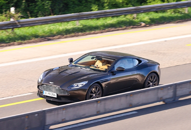 Aston Martin DB11