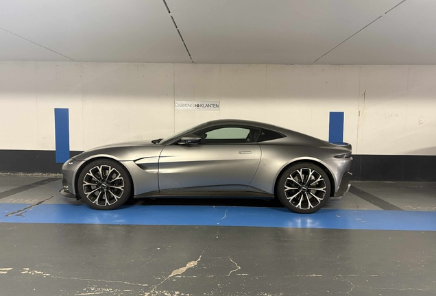Aston Martin V8 Vantage 2018
