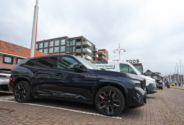 BMW XM G09 Label Red