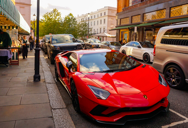 Lamborghini Aventador S LP740-4