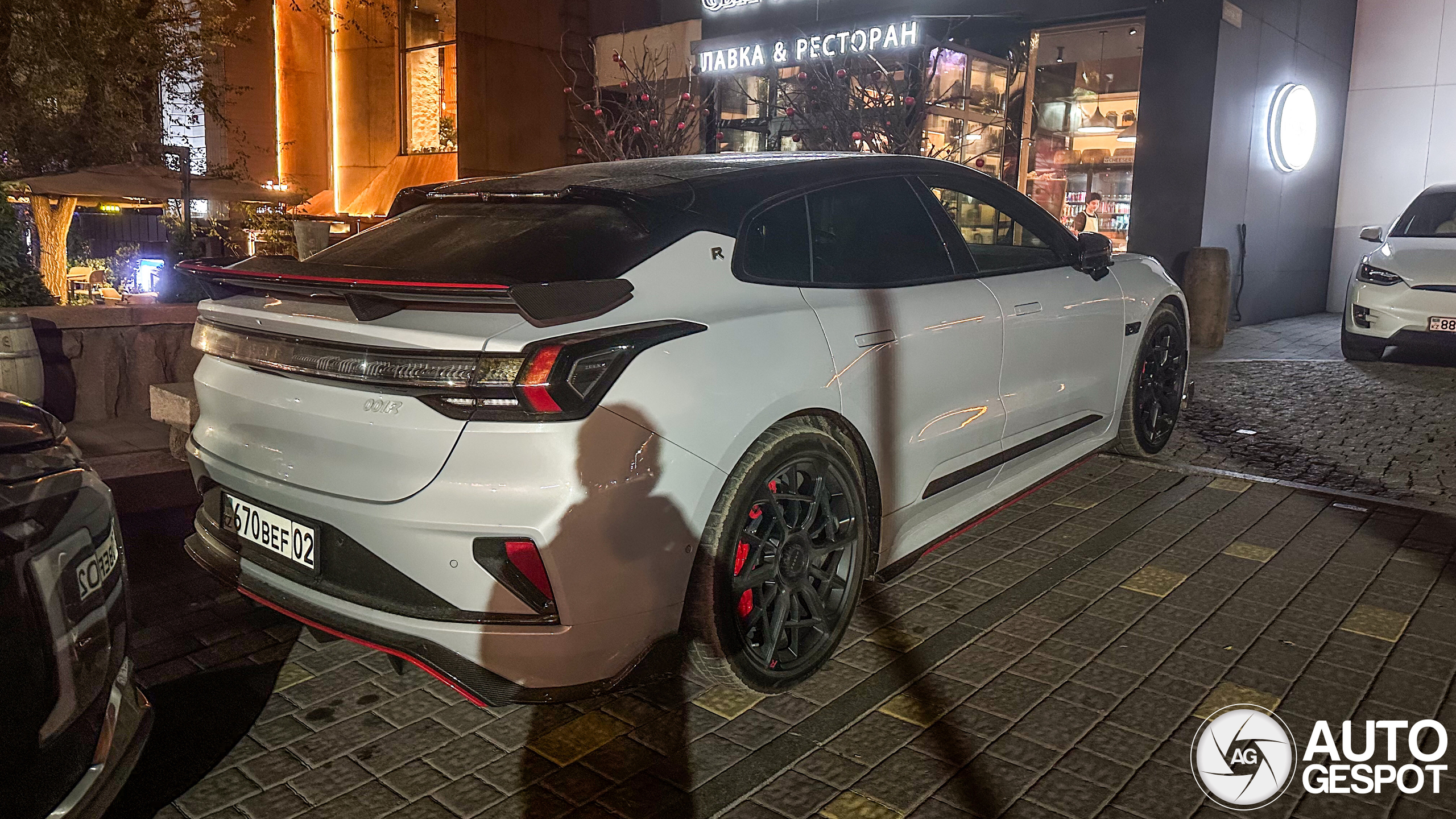 Primeur uit Kazachstan: Zeekr 001 FR