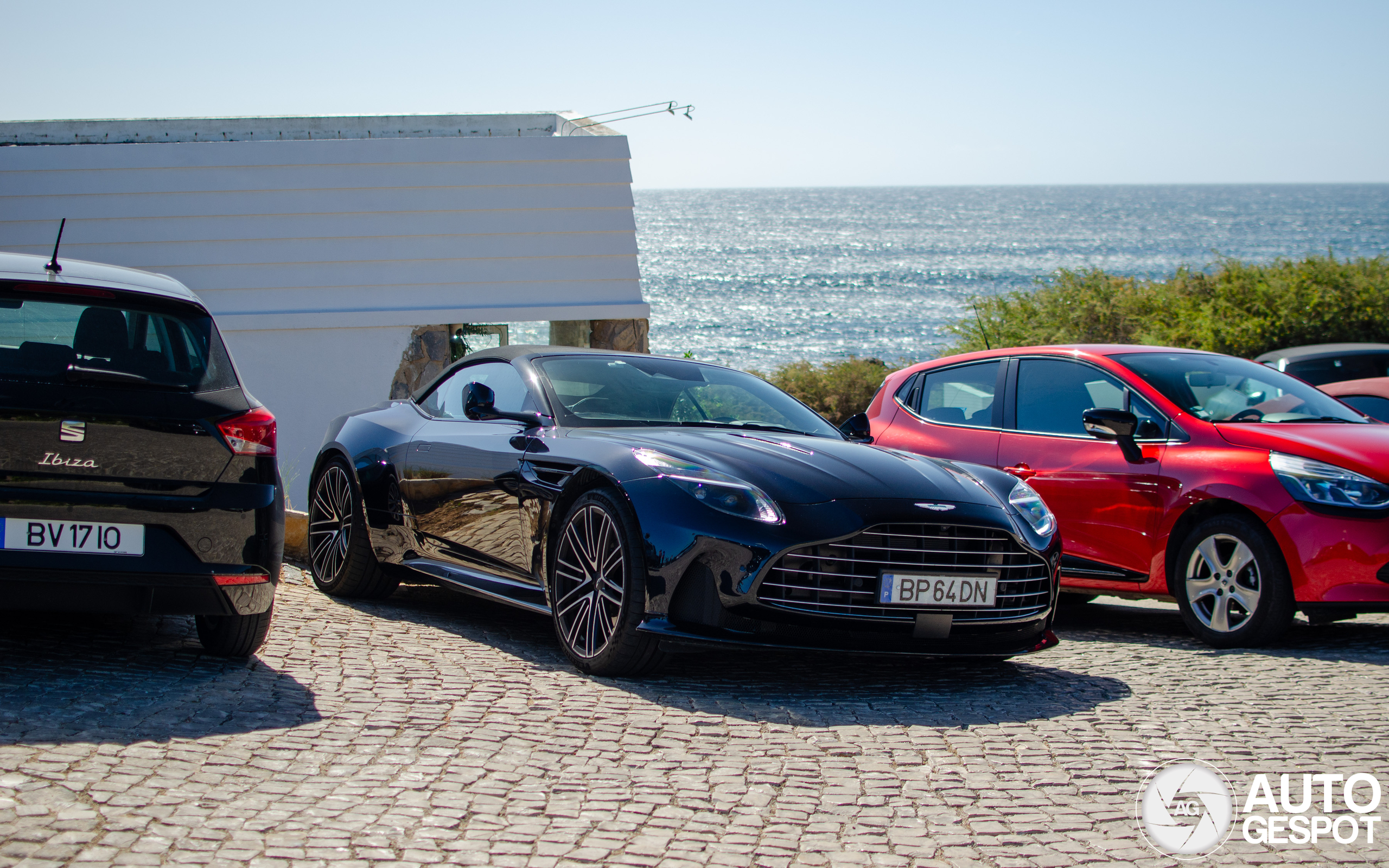 Aston Martin DB12 Volante