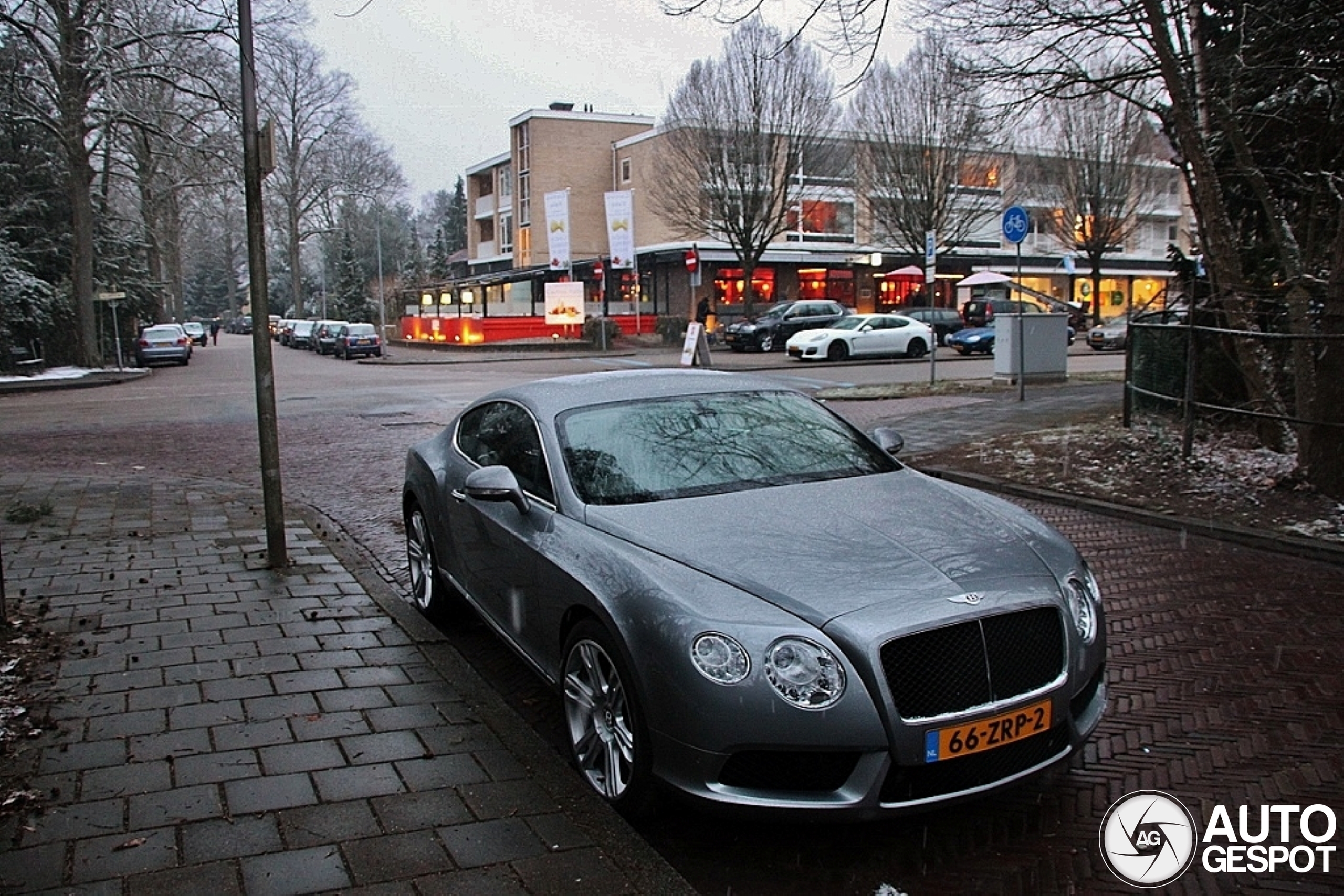 Bentley Continental GT V8