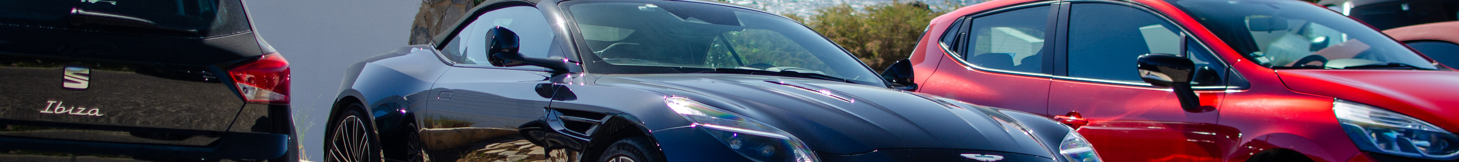 Aston Martin DB12 Volante