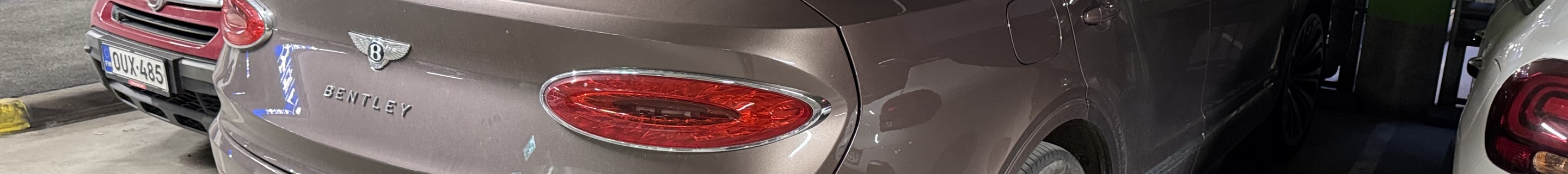 Bentley Bentayga Hybrid 2021