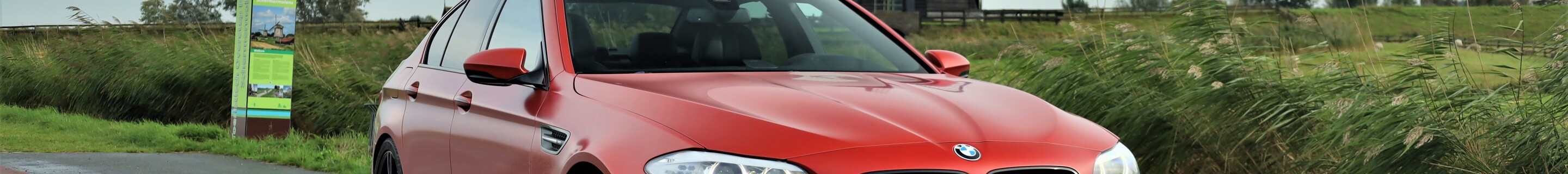 BMW M5 F10 2011