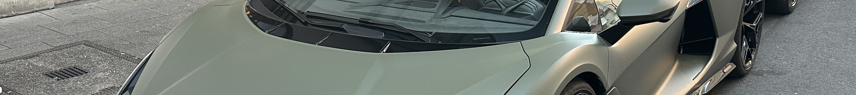 Lamborghini Revuelto