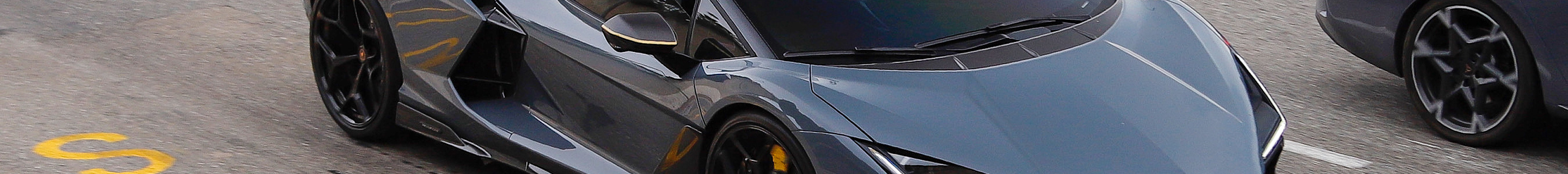 Lamborghini Revuelto