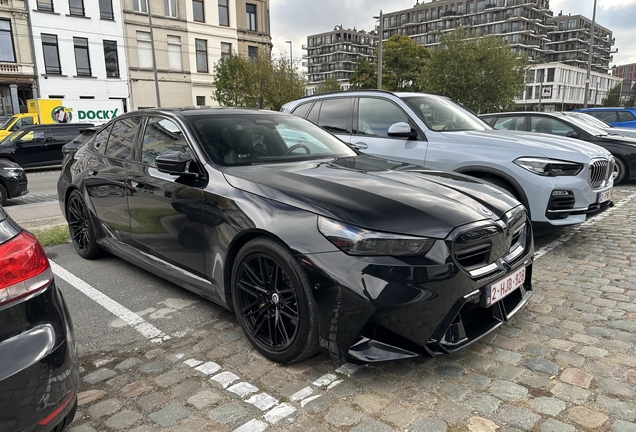 BMW M5 G90