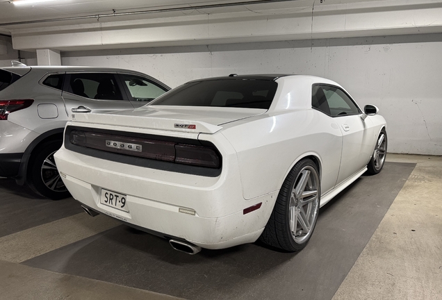 Dodge Challenger SRT-8