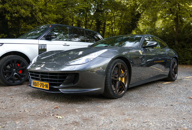 Ferrari GTC4Lusso
