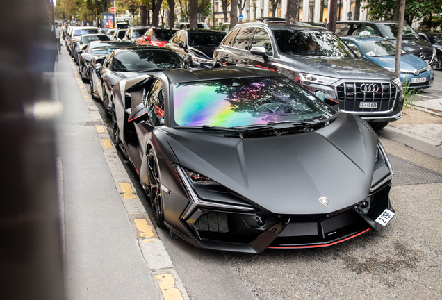 Lamborghini Revuelto