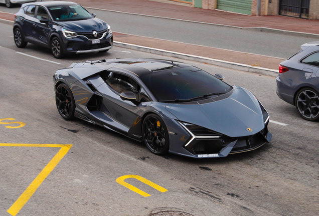 Lamborghini Revuelto