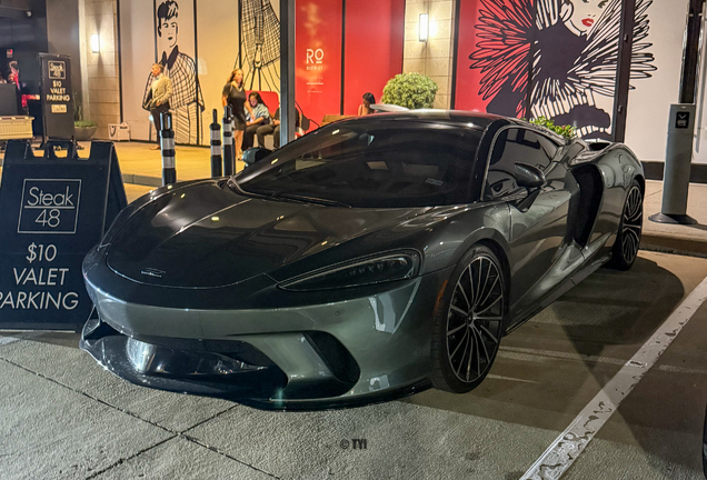 McLaren GT