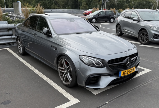 Mercedes-AMG E 63 S W213