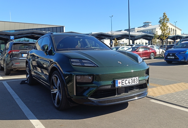 Porsche Macan EV Turbo