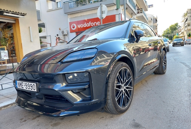 Porsche Macan EV Turbo
