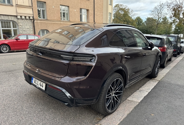 Porsche Macan EV Turbo