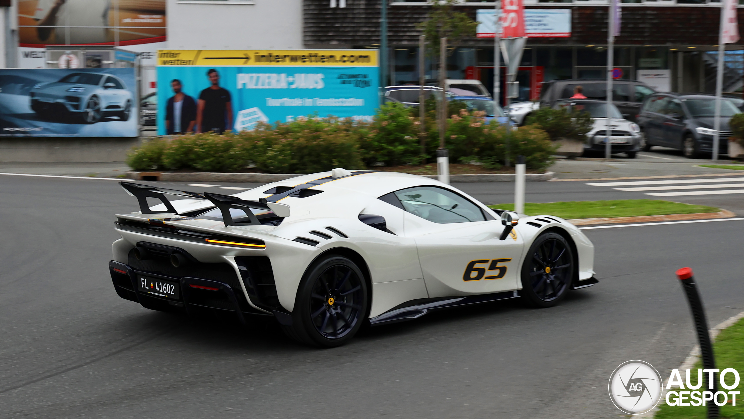 Ferrari SF90 XX Stradale gespot in al zijn dynamiek