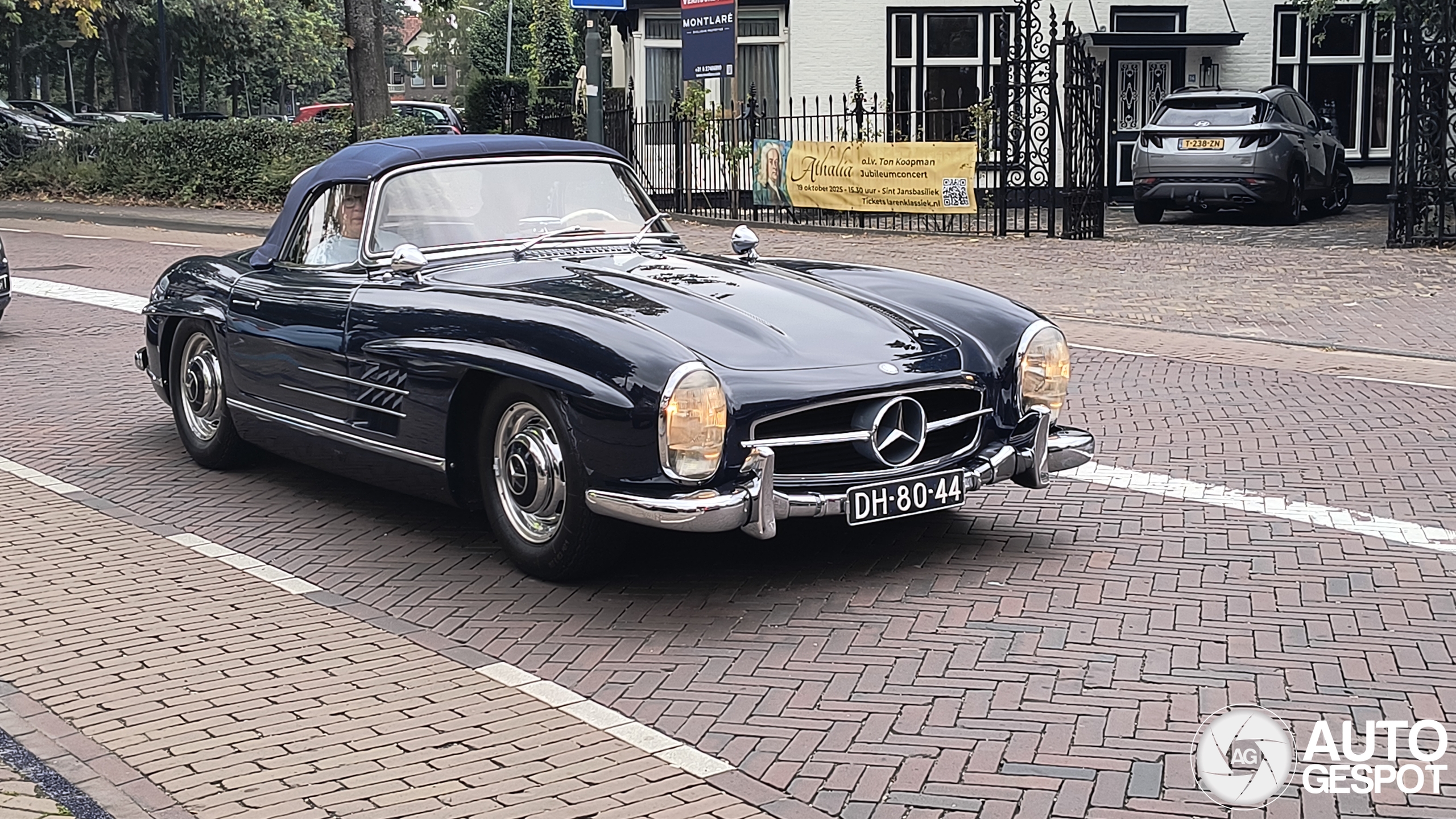 Mercedes-Benz 300SL Roadster
