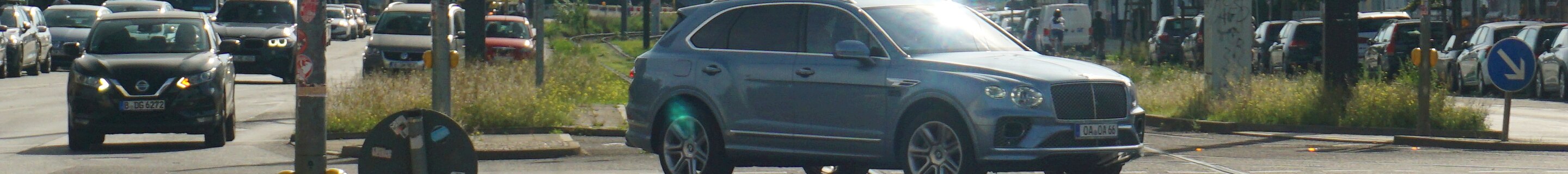 Bentley Bentayga V8 2021