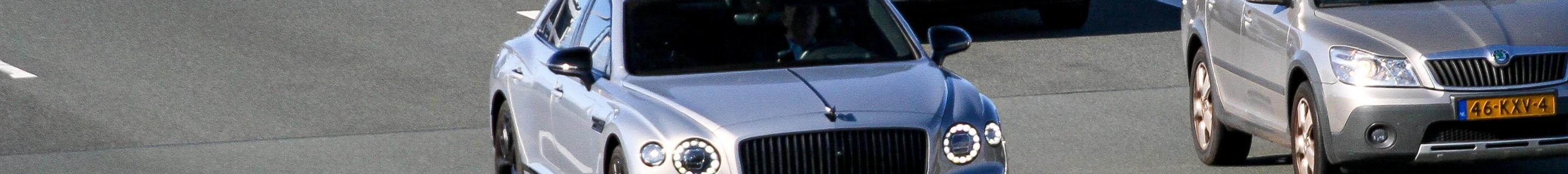 Bentley Flying Spur Hybrid S