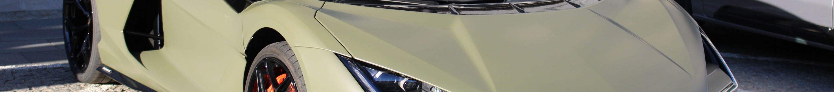 Lamborghini Revuelto