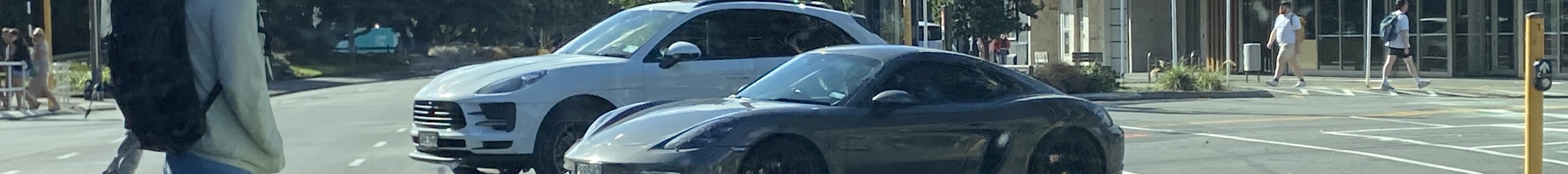 Porsche 718 Cayman S