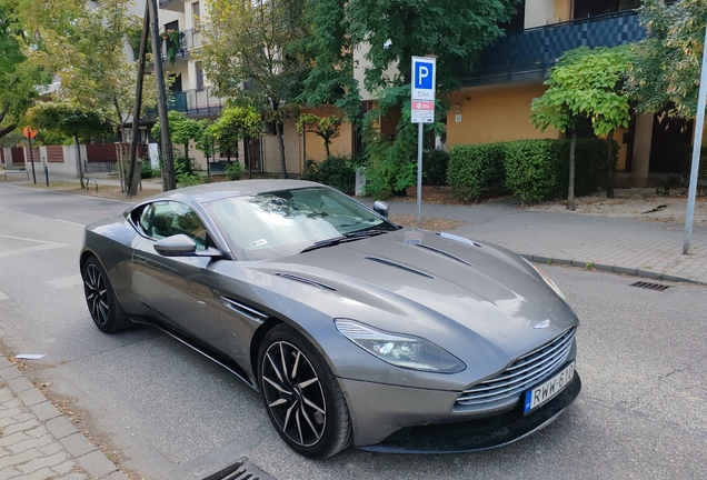 Aston Martin DB11