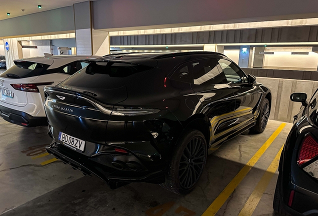 Aston Martin DBX707