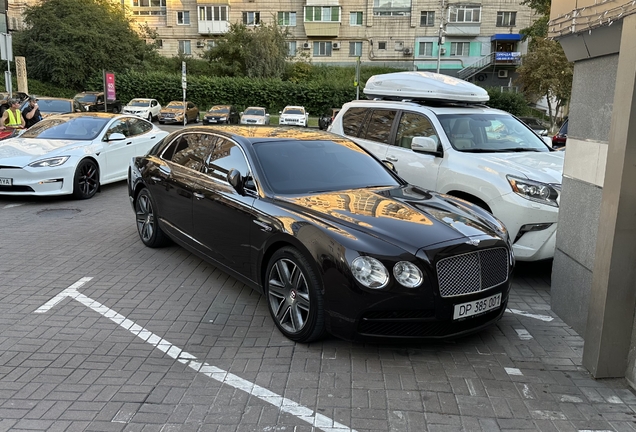 Bentley Flying Spur V8