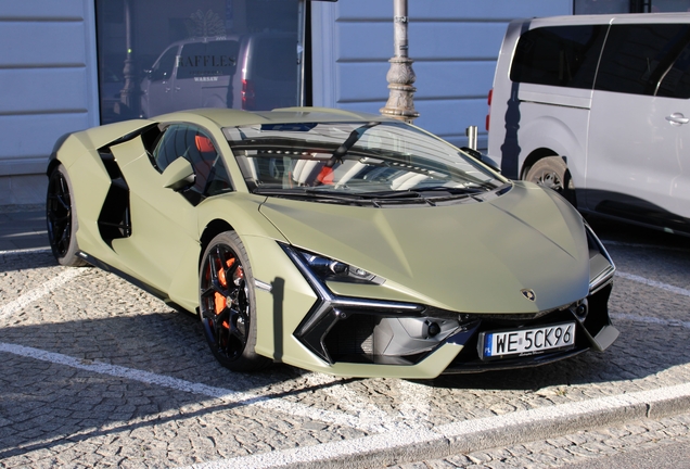 Lamborghini Revuelto