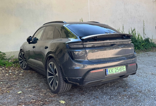 Porsche Macan EV Turbo