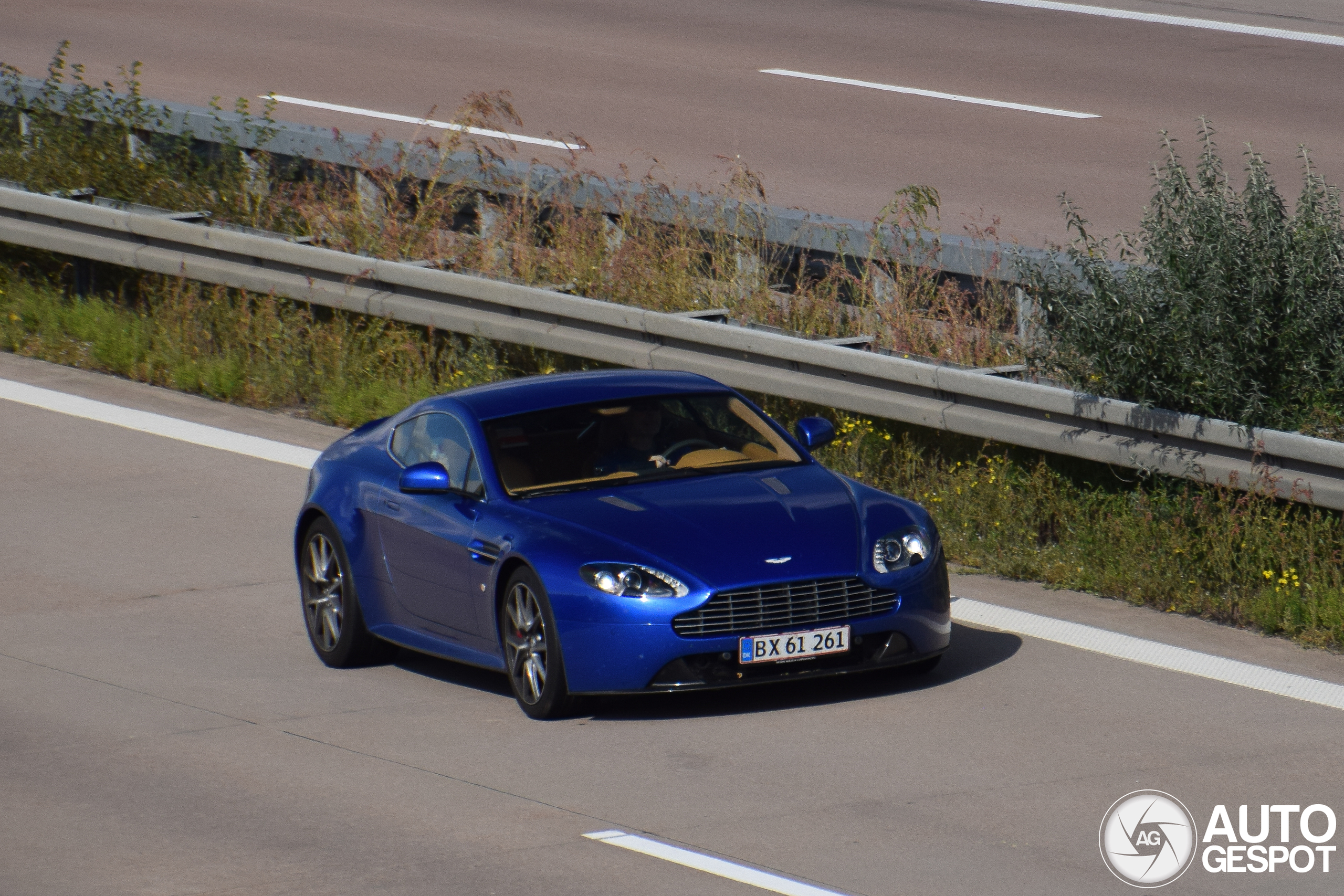 Aston Martin V8 Vantage S